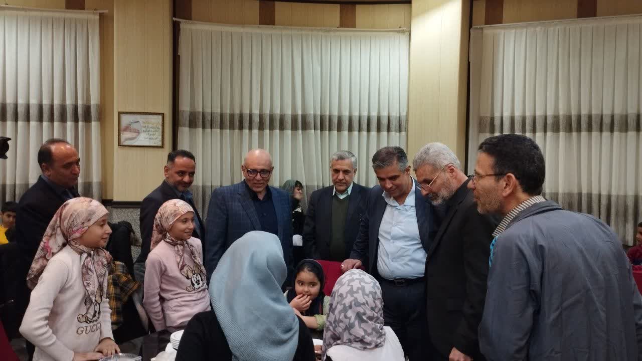 ضیافت افطاری ایتام و خانواده های تحت حمایت