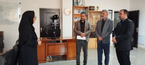 بازدید مدیر کل کمیته امداد استان مرکزی  از مجتمع درمانی ونمایشگاه جهاد دانشگاهی