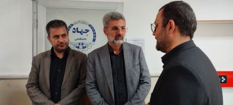 بازدید مدیر کل کمیته امداد استان مرکزی  از مجتمع درمانی ونمایشگاه جهاد دانشگاهی