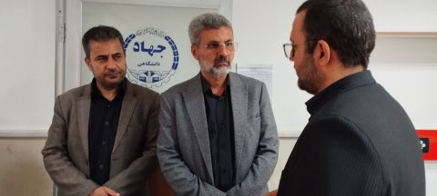بازدید مدیر کل کمیته امداد استان مرکزی  از مجتمع درمانی ونمایشگاه جهاد دانشگاهی