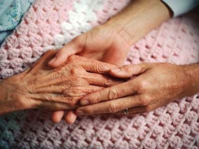 حمایت ویژه کمیته امداد استان مرکزی از ۴۳۸ سالمند نیازمند