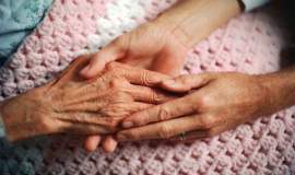 حمایت ویژه کمیته امداد استان مرکزی از ۴۳۸ سالمند نیازمند